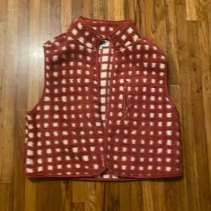 Midnight Lunch Montana viral vest